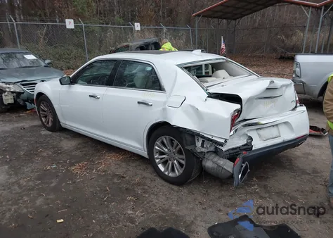 2016 Chrysler 300C z USA, uszkodzony, nr VIN 2C3CCAEG3GH268812